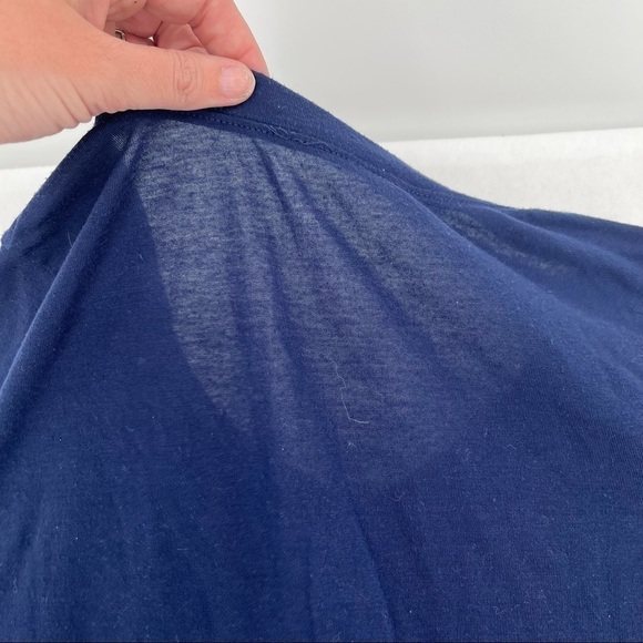 DISNEY Women’s Navy Blue Mickey and Minnie Mouse Short Sleeved T-Shirt sz Medium - Picture 2 of 8